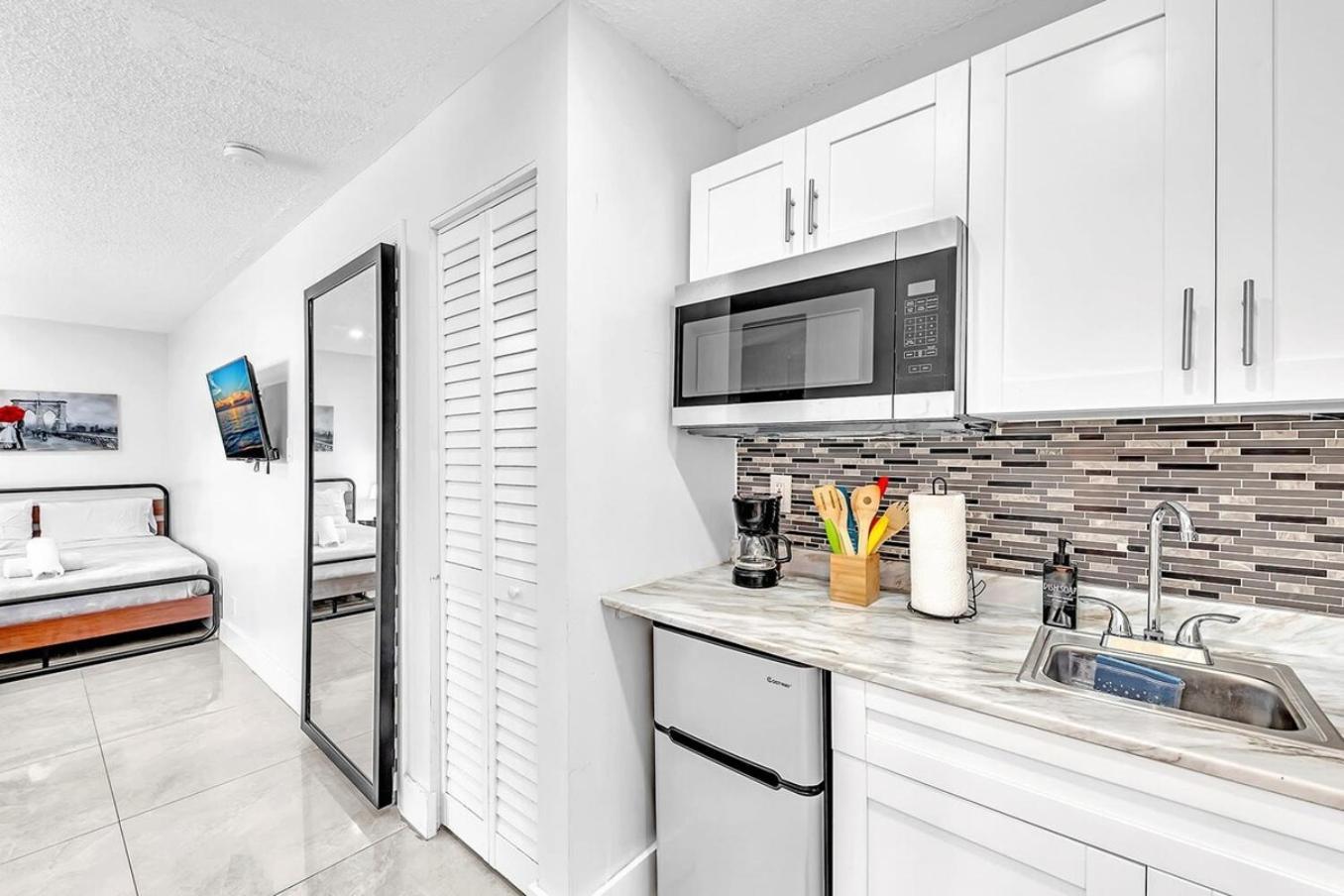 NEW 2 Bed Studio close to Beach&Casino HA04 Hollywood Esterno foto